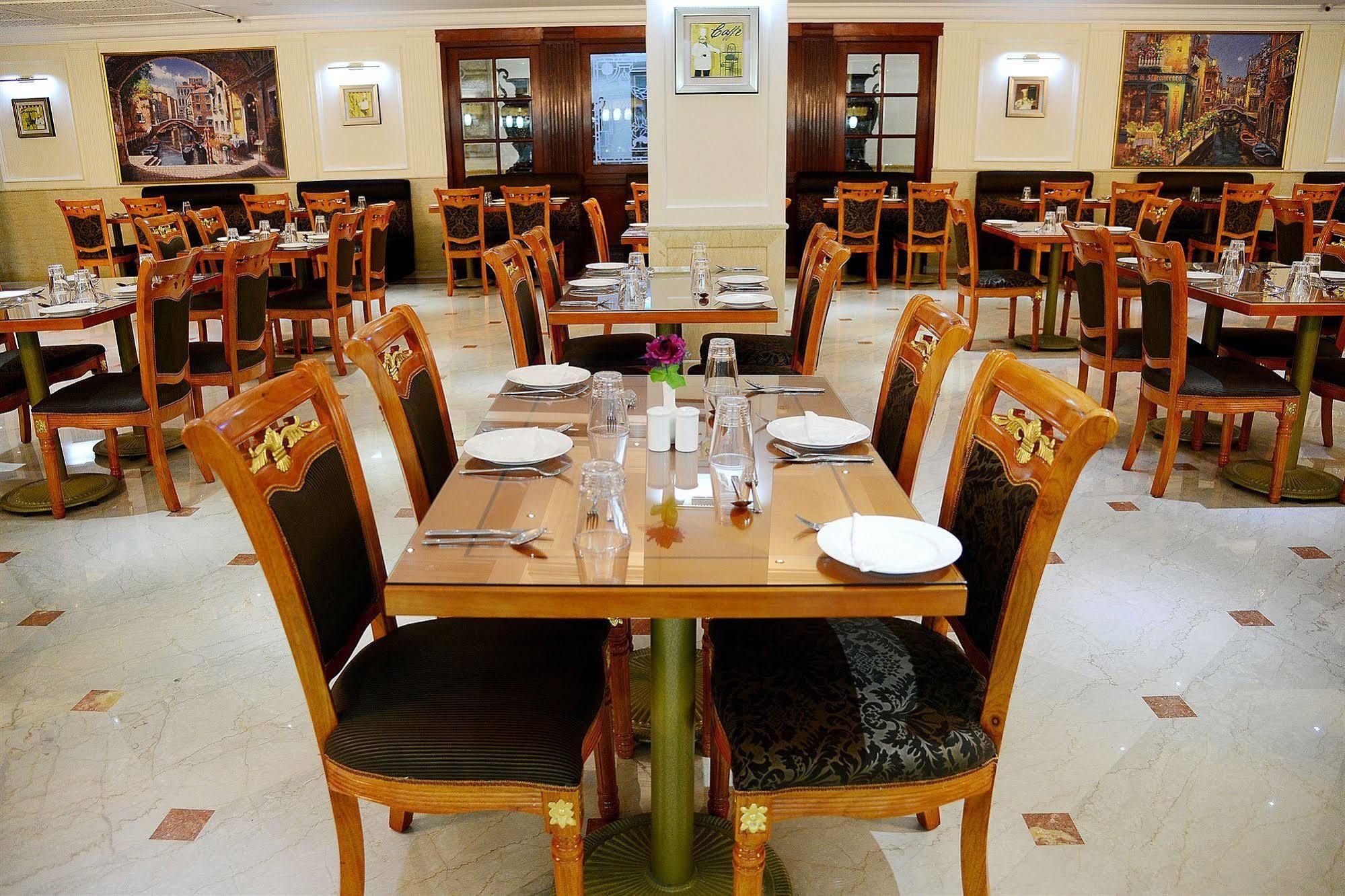 Ramada By Wyndham Amritsar Exterior foto